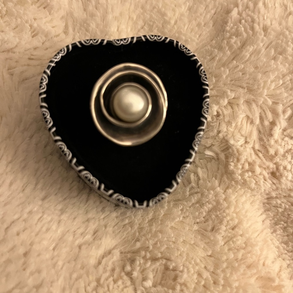 Silpada Pearl Sterling Ring- Available in two sizes; 8.5 and 6.5